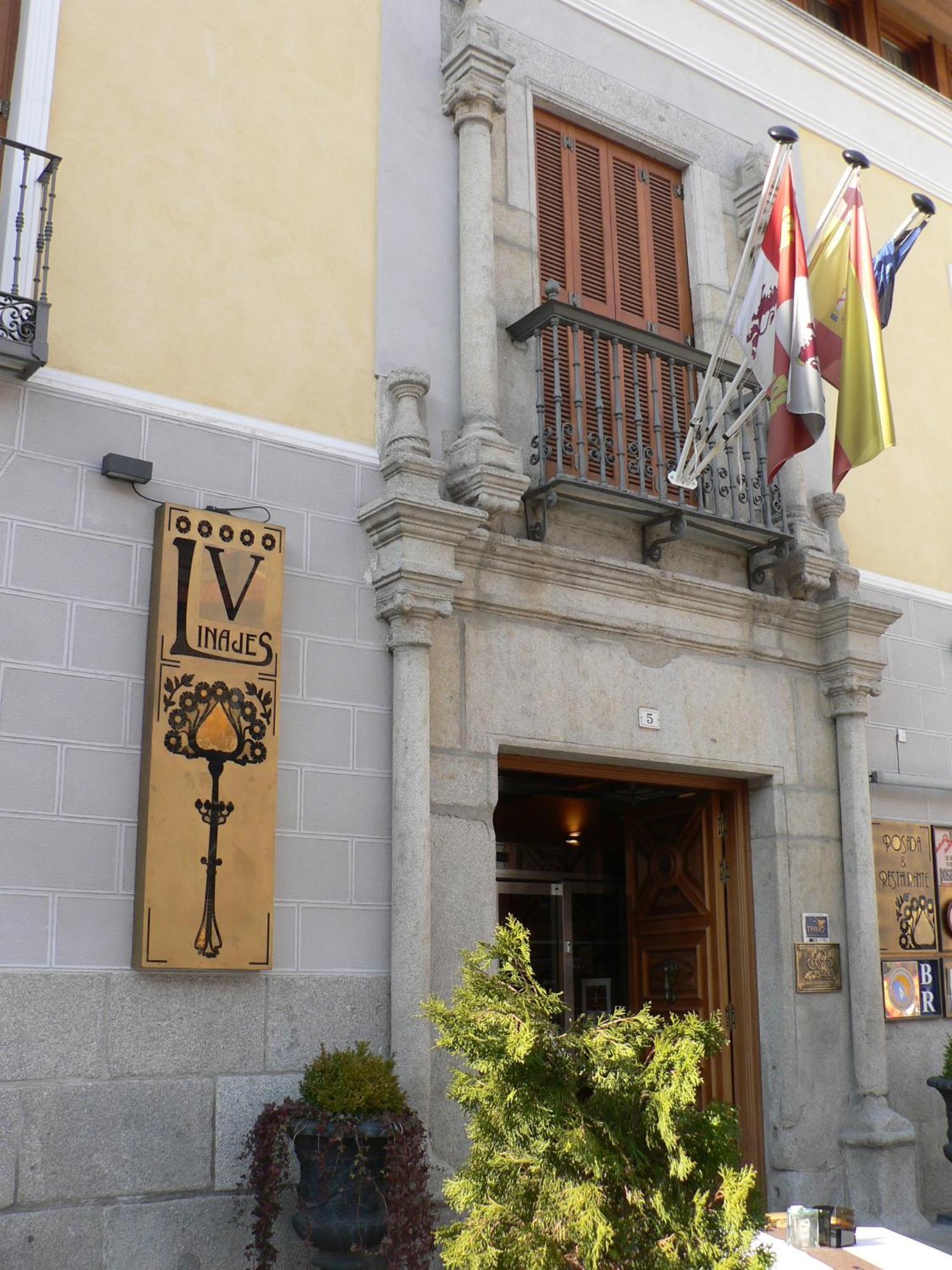 Posada Real Los Cinco Linajes Arevalo Exterior photo