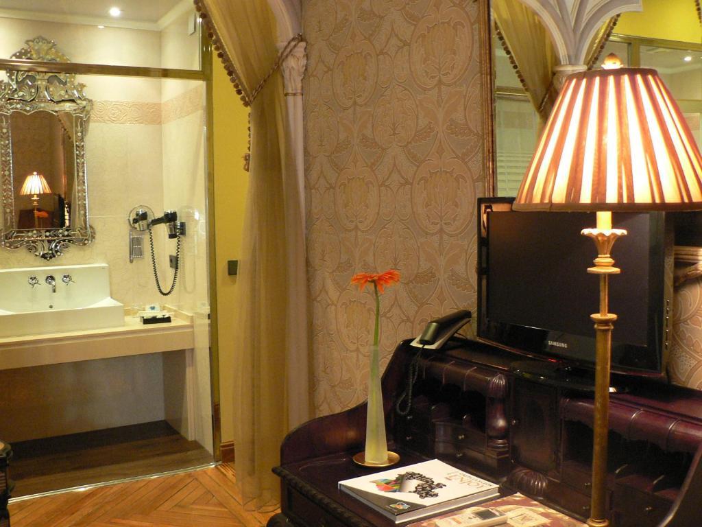 Posada Real Los Cinco Linajes Arevalo Room photo